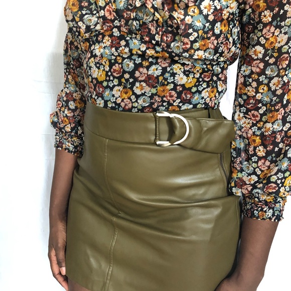 Zara Army Green Faux Leather Mini Skirt Size M - Picture 1 of 8